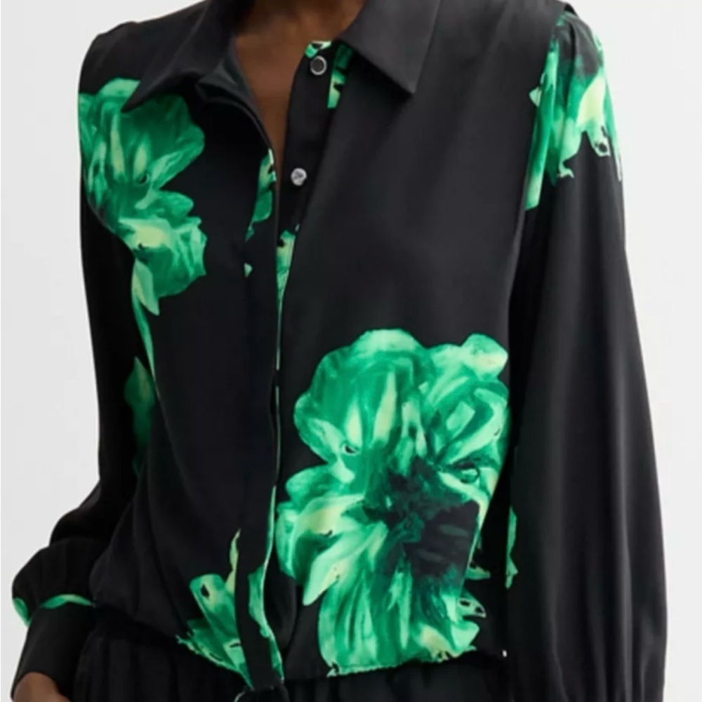 INTEMPO. Floral Black and Green Blouse